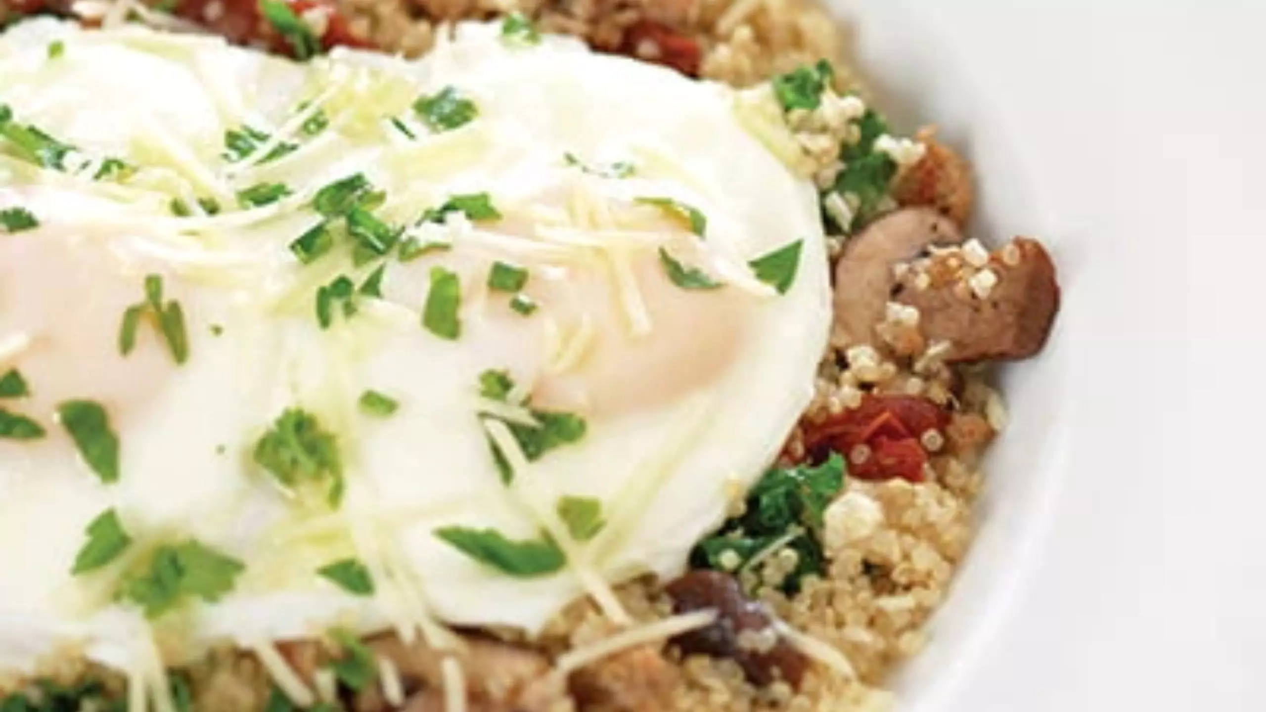 Power Breakfast Quinoa Bowl