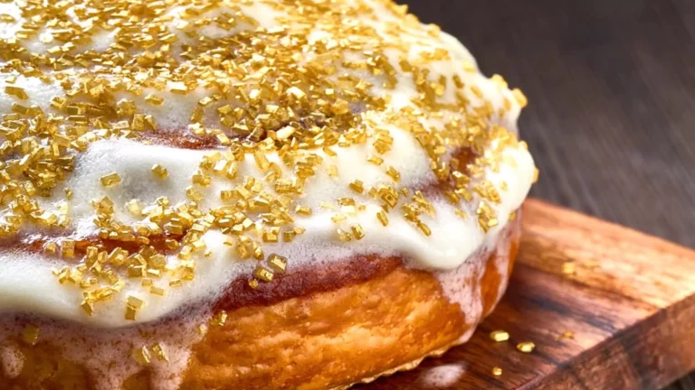 Stay Golden Cinnamon Roll